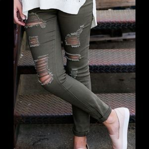 Skinny & ripped Olive Pants